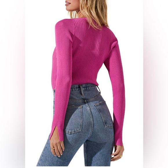 NEW! ASTR the Label Estefania Sweater. Size Medium - Picture 4 of 10